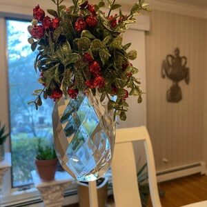 Beautiful sparkly oval shaped Crystal mistletoe.